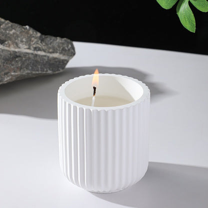 Serene Ceramic Candle – Timeless Fragrance & Design