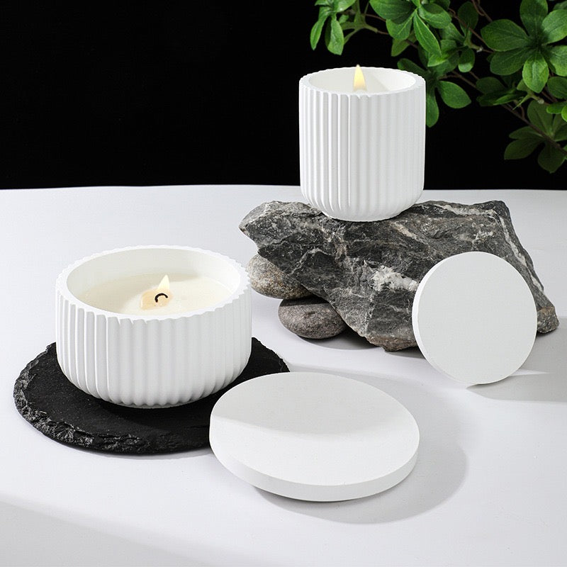 Serene Ceramic Candle – Timeless Fragrance & Design