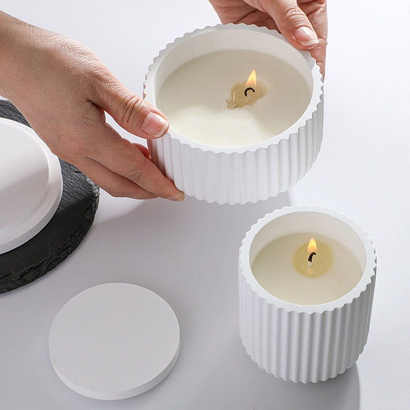 Serene Ceramic Candle – Timeless Fragrance & Design