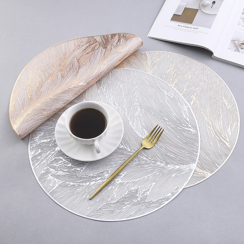 Elegant Round Placemats – Modern Metallic Glow