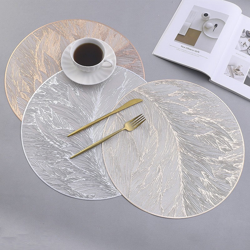 Elegant Round Placemats – Modern Metallic Glow