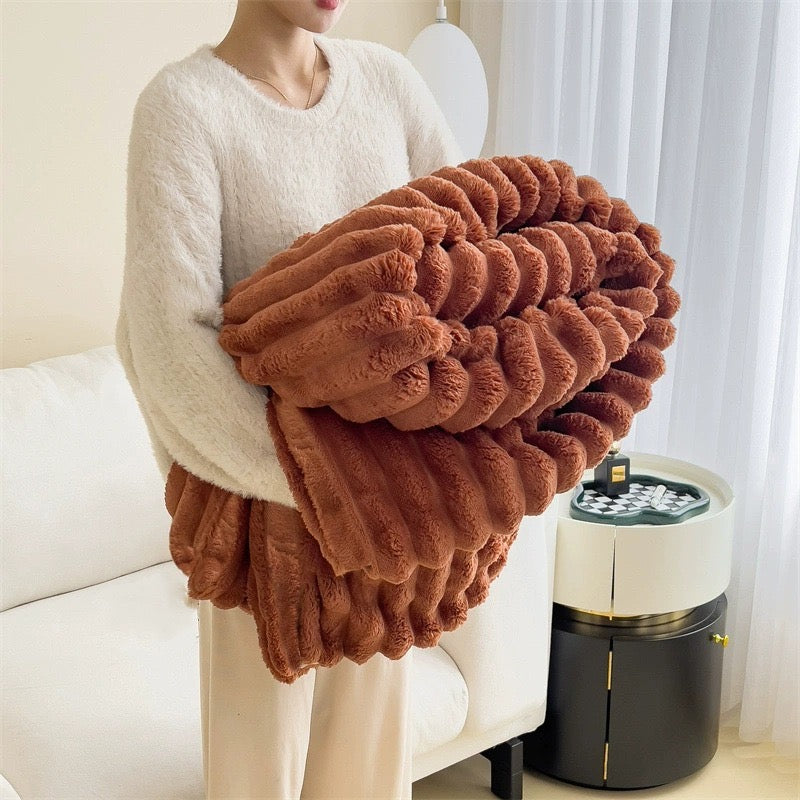 Ultra-Soft Ribbed Blanket – Warm Luxury Comfort