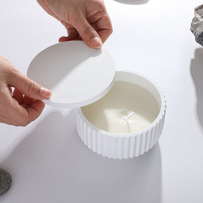 Serene Ceramic Candle – Timeless Fragrance & Design